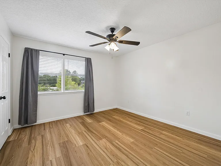 1600 Hazelwood St #B — Photo 10