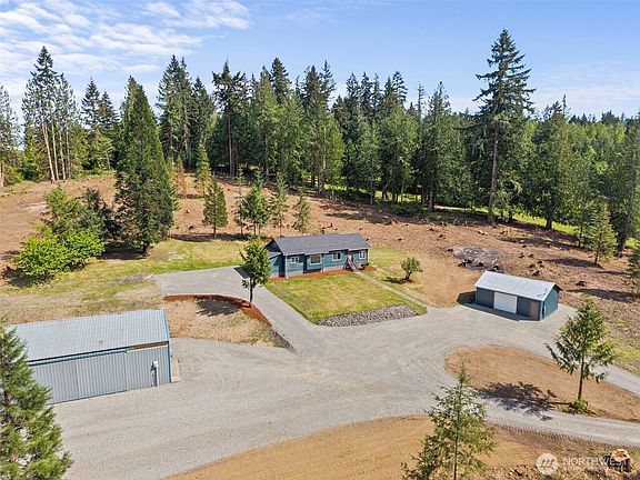 3rd image of 2054 Little Hanaford Road
