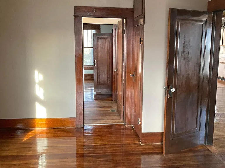 311 E Harrison St — Photo 9