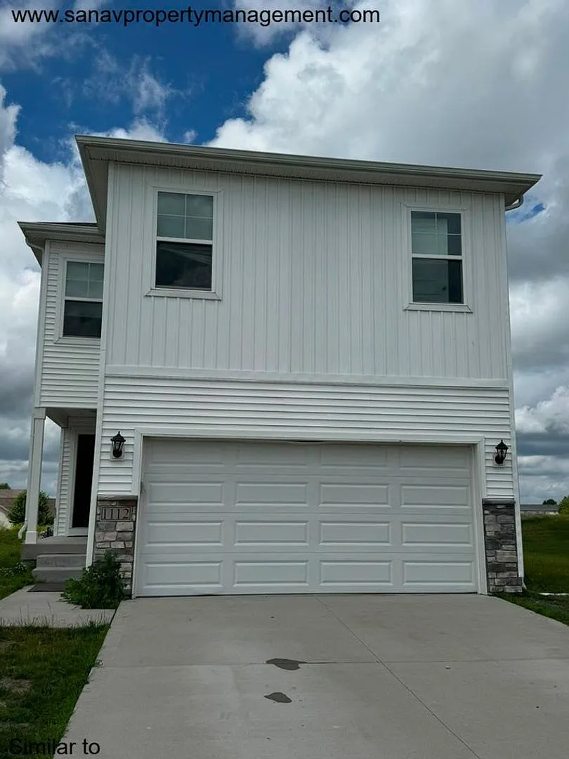Beautiful 4BR Home in Growing Bondurant Community Don't Miss Out! — Photo 1