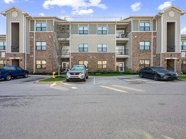 Frontgate Apartments — Photo 49