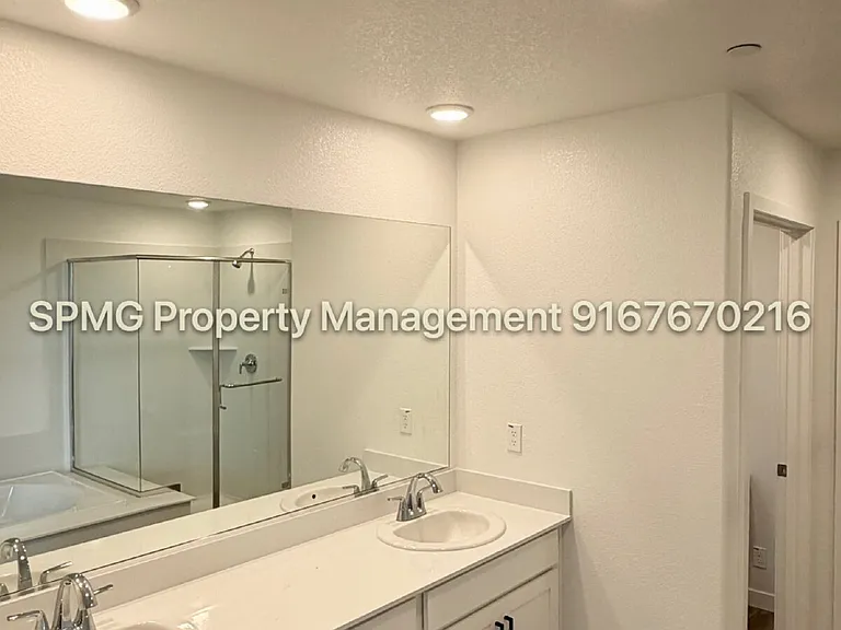 1910 Brunel St — Photo 28