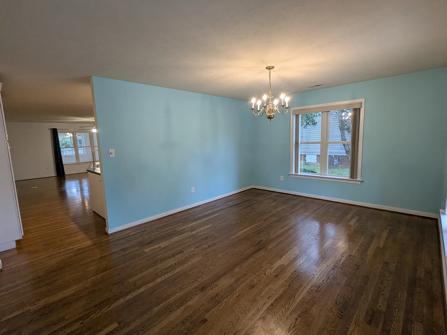 3 bed, 1464 sqft, $2,150 — Photo 3
