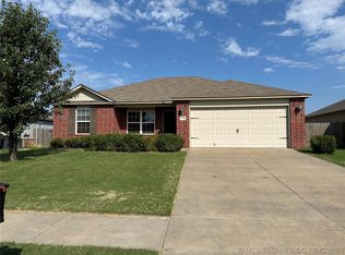 14734 S Hickory St, Glenpool, OK 74033