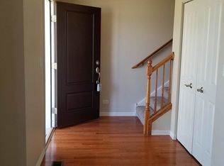 2436 Waterbury Ln, Buffalo Grove, IL 60089