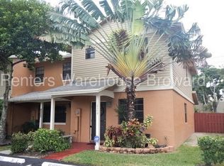 10340 NW 3rd St, Pembroke Pines, FL 33026