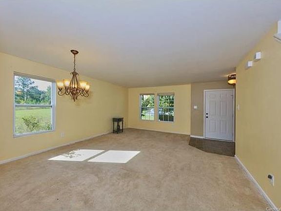4th image of 210 Edzell Dr