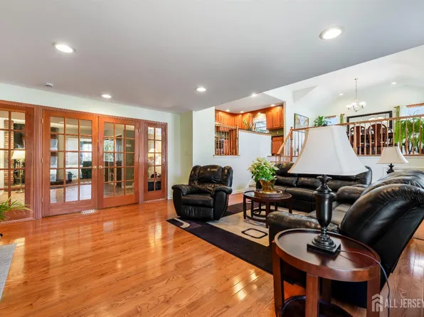 53 Rath Ln, East Brunswick, NJ 08816