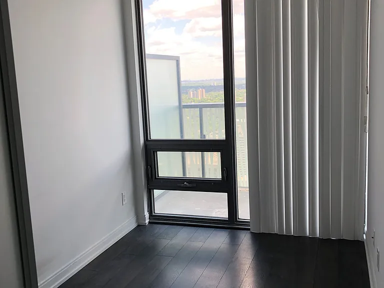 50 Charles St E #4513 — Photo 6