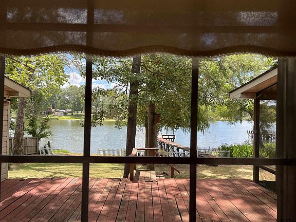 3rd image of 10758 Lakeshore Dr