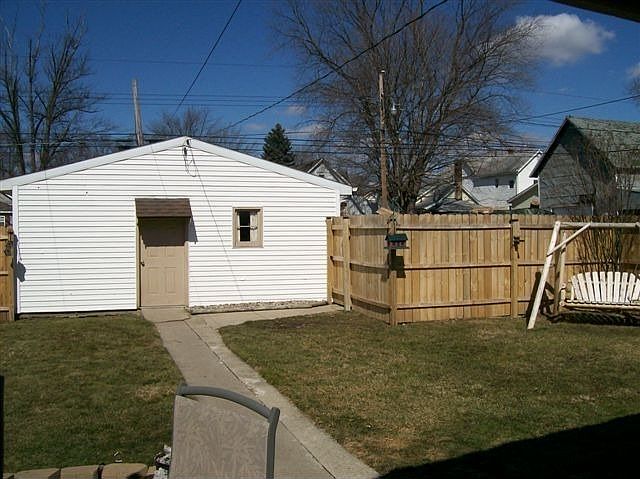 2nd image of 1614 George St