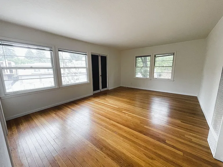 1720 San Carlos Ave — Photo 7