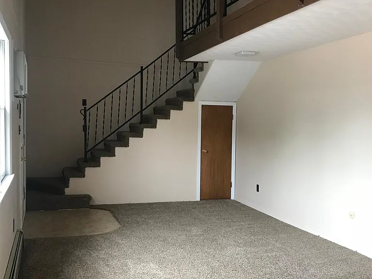 3402 Dover Ln #4 — Photo 2