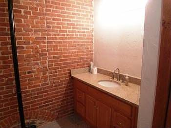 4th image of 407 Pine St Unit 403