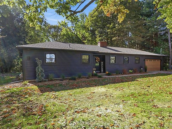 3rd image of 703 Herman Rd