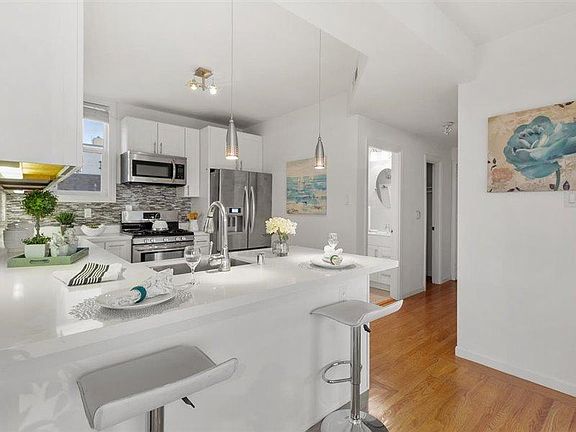 5th image of 650 Church St #6