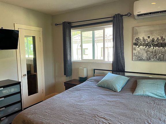 4th image of 3136 Ivy St #1/2