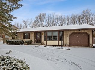 1704 Nish Rd, Crystal Lake, IL 60012