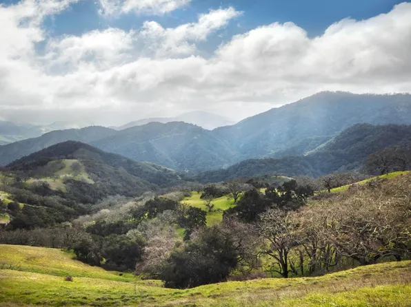 5 Black Mountain Trl, Carmel, CA 93923