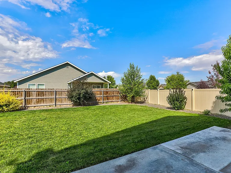 7505 S Foremast Ave — Photo 24