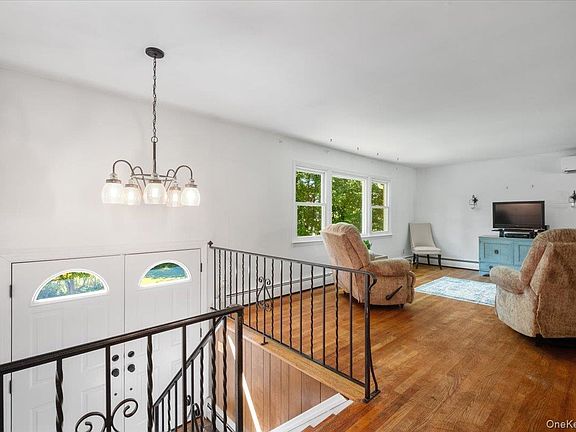 5th image of 24 Willow Place