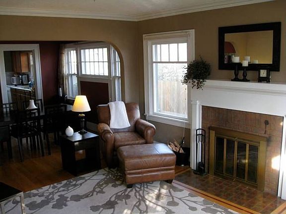 Living Room (Entrance)