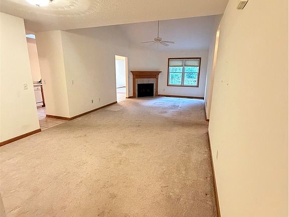 2nd image of 1437 Waters Edge Dr