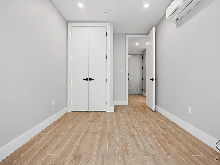 809 Midwood St #2B — Photo 5