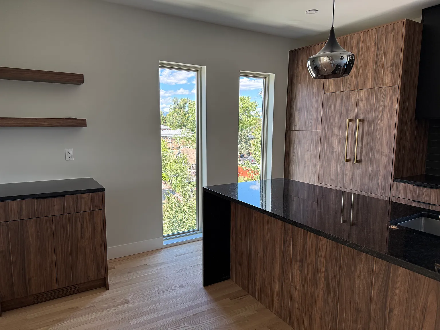 3 bed, 2.5 bath, 1620 sqft, $3,900 — Photo 3