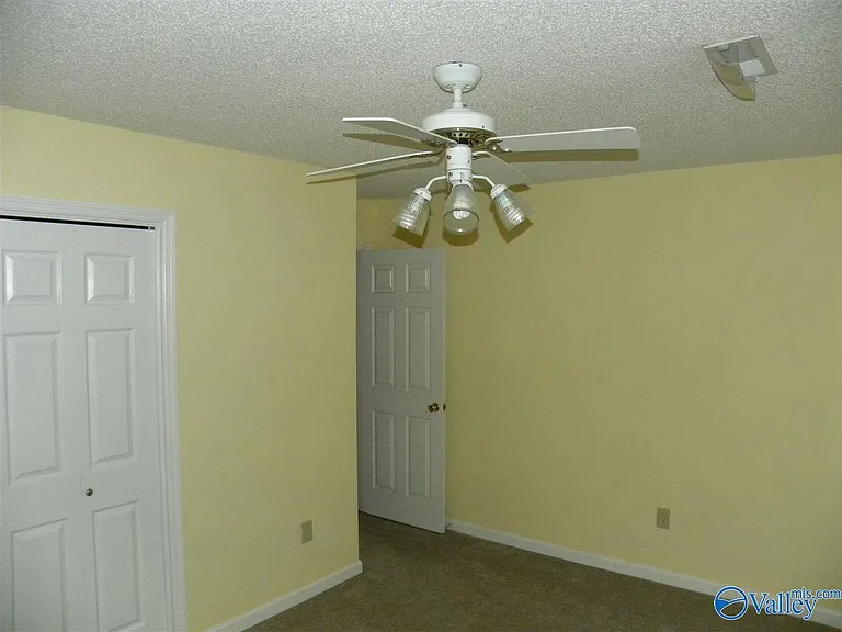 104 Prairie Ct — Photo 11
