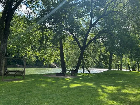 0 River Dr, Hinton, WV 25951