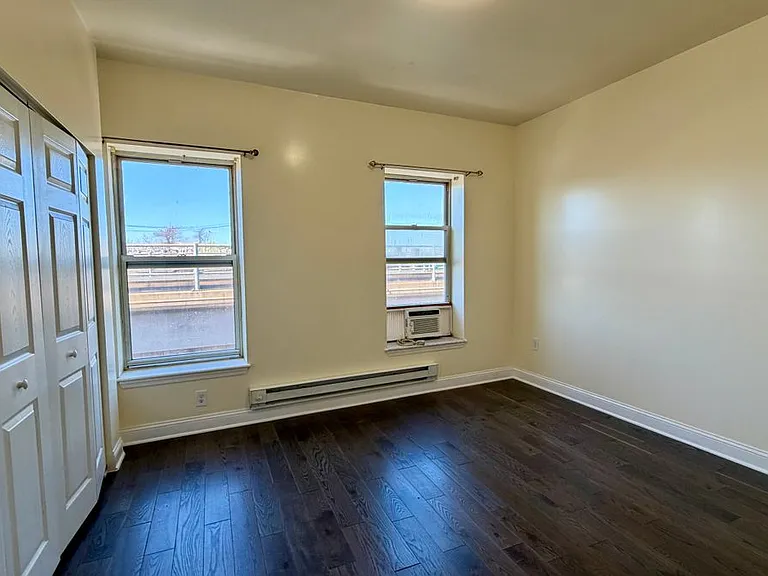 3311 Kensington Ave #3 — Photo 1