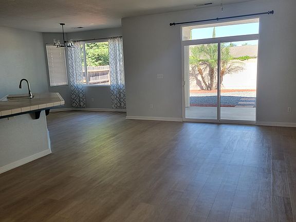 5th image of 1230 N Pride Ct