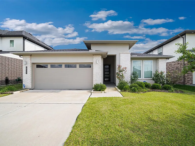 28447 Halle Ray Dr — Photo 4