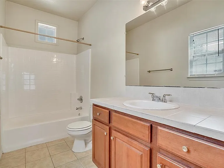 2115 E 18th St #A — Photo 13