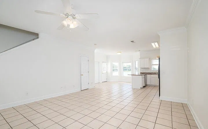 4 bed, 4.5 bath, 1769 sqft, $2,000 — Photo 2
