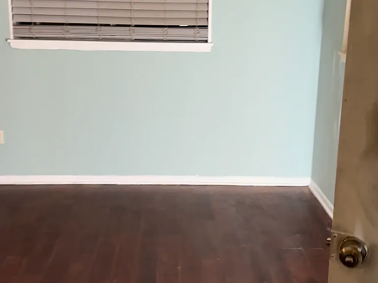 1435 Haywood Ave — Photo 5