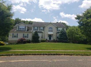 6 Carly Ct, Monroe Township, NJ 08831