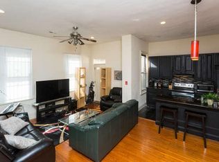 704 S Washington Sq #1R, Philadelphia, PA 19106