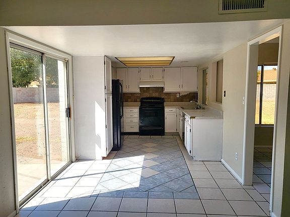 4th image of 5218 N 71st Ln