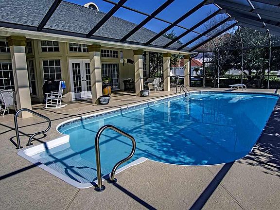 3rd image of 5485 Oakmont Dr