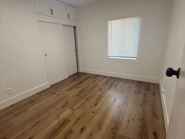 1149 E Pontiac Way — Photo 8