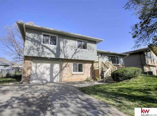 2214 Joyce Cir, Bellevue, NE 68005