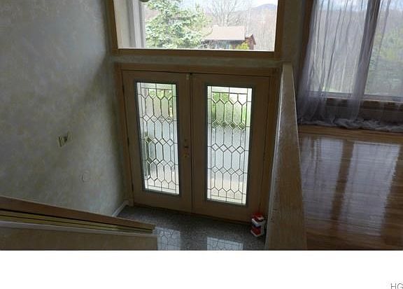 3rd image of 35 Tara Dr