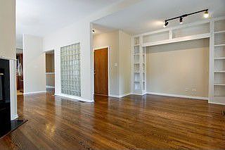 Foyer/Living Room