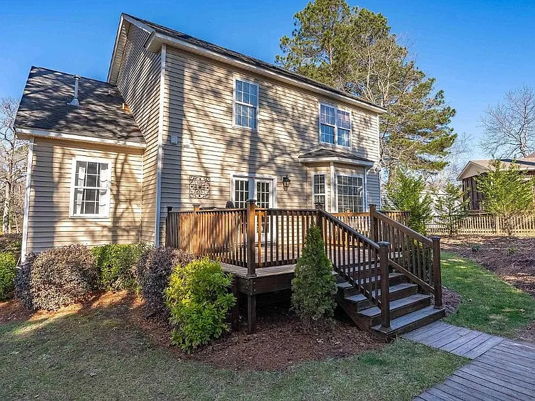 1005 Tarrytown Ln — Photo 31