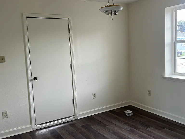2633 New Orleans St — Photo 9