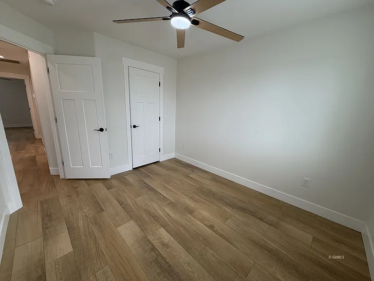 818 W 7th St #B — Photo 23
