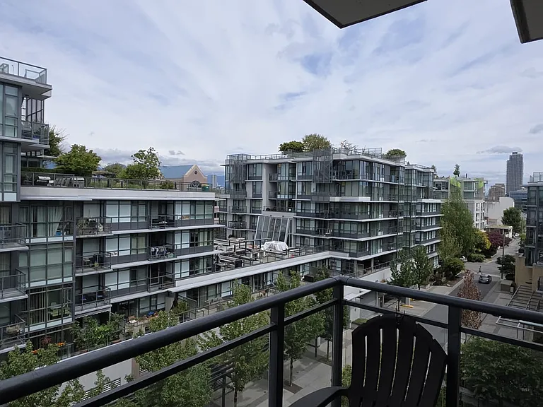 2033 W 10th Ave #901 — Photo 15