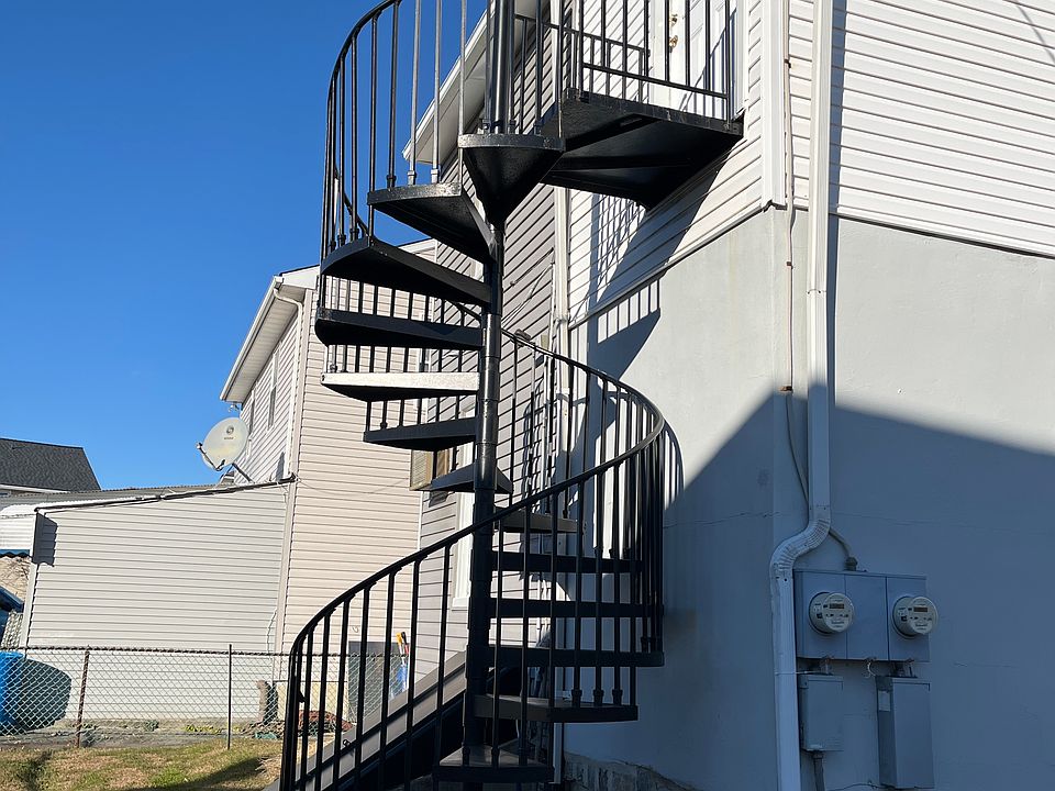 1st image of 205 Taylor Ave #B